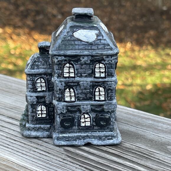 Creepy Gothic Xmas Christmas Haunted House Village Miniature Brownstone Building - Picture 3 of 5